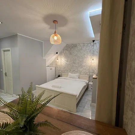 Quiet Oldtown Sudio *