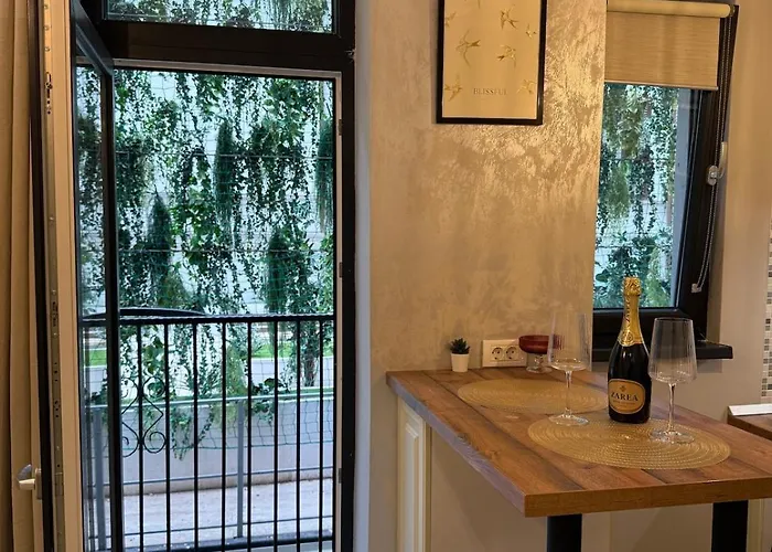 Quiet Oldtown Sudio * بوخارست